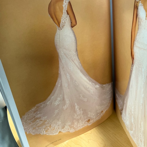 This is a brand new wedding dress very nice and elegant - Picture 2 of 9